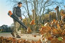 Airion Backpack Blower has thick shoulder straps and integrated adjustable belt